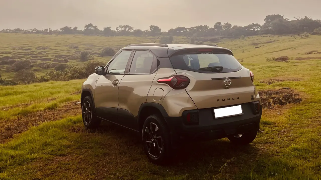 tata punch on road price